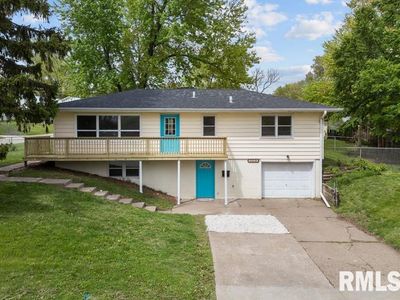 1002 Hillside Dr, Bettendorf, IA, 52722