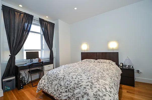 Sold by Brick&Mortar | media 28