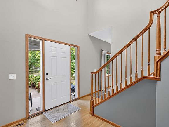 5th image of 2081 Silver St