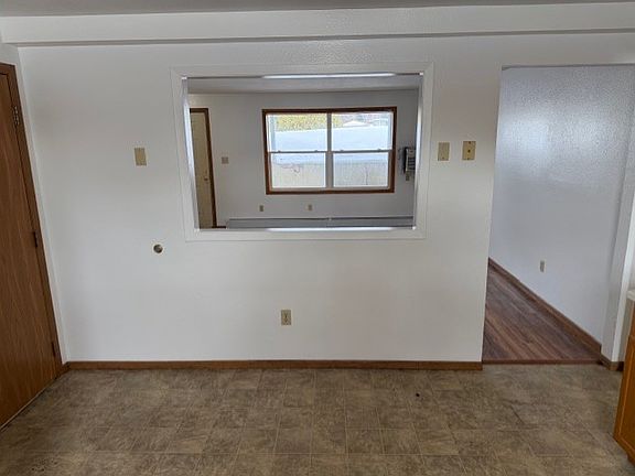 3rd image of 1115 Campbell Dr #10