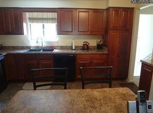 7380 Pine Ridge Ct #A22, Middleburg Heights, OH 44130