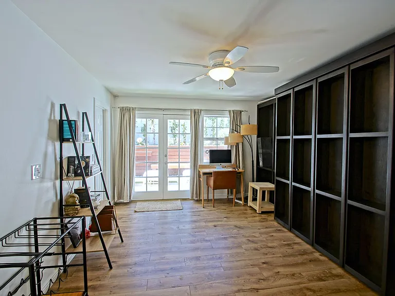 1543 Stanford Ave — Photo 35