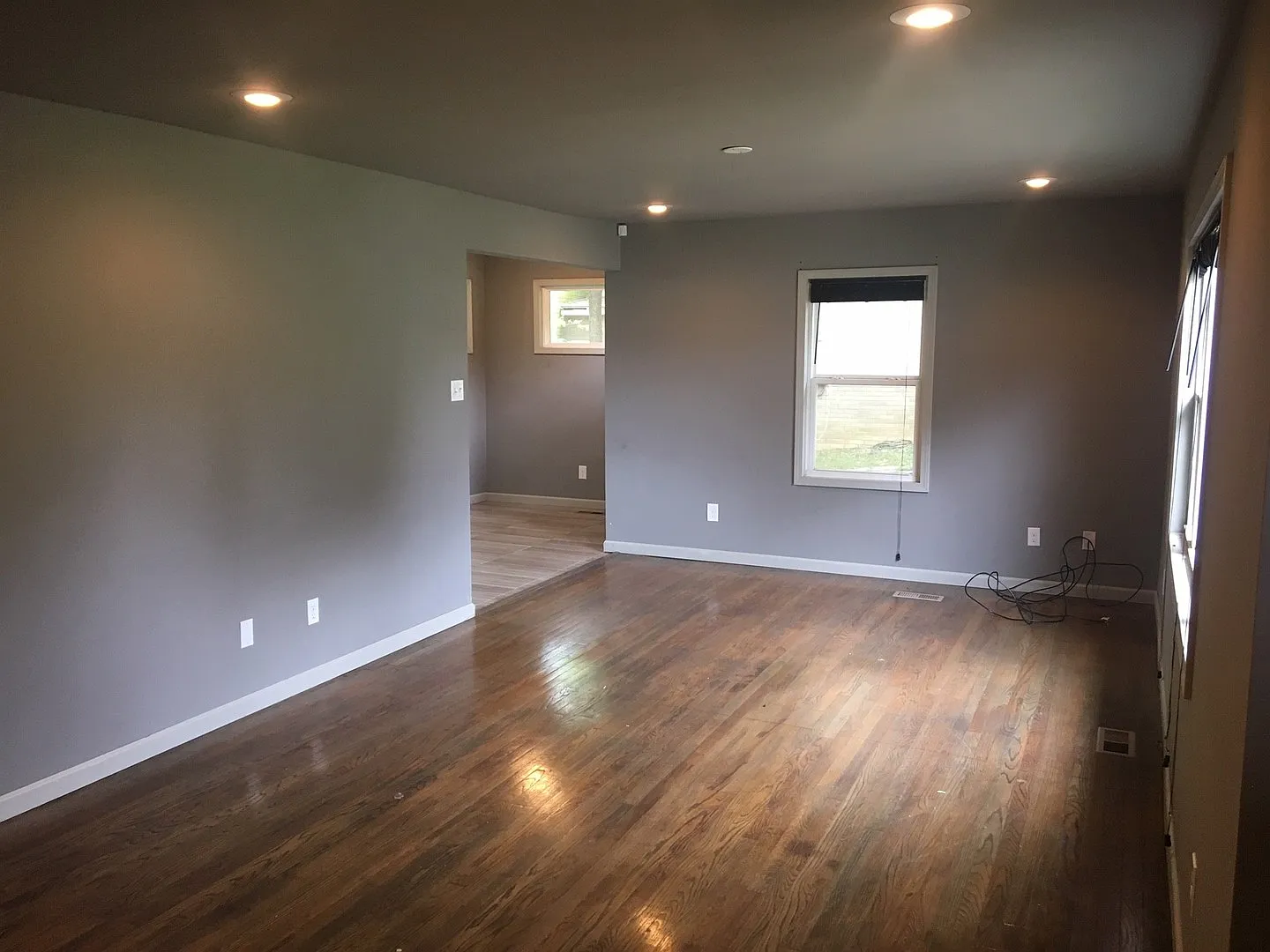 3 Bedroom House With HUGE Yard! — Photo 2