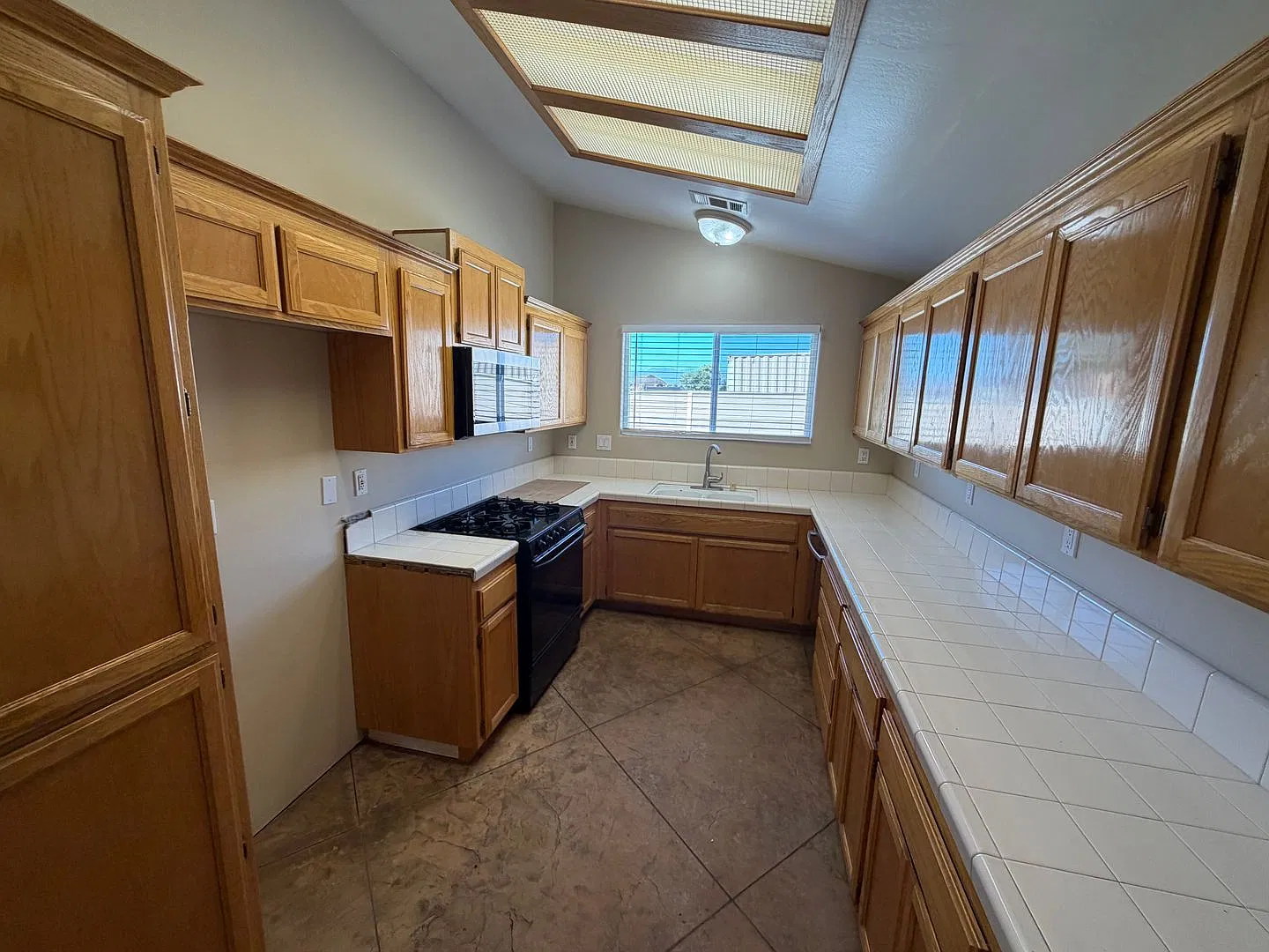 4 Bedroom, 3 Bathroom Nipomo Home — Photo 4
