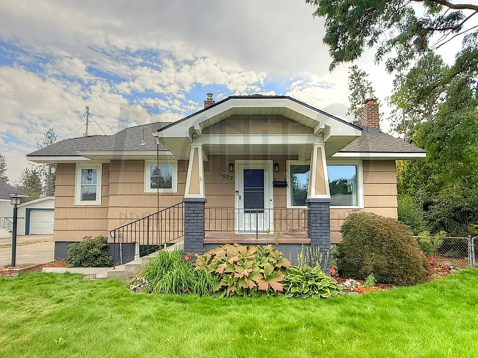 1032 E 33rd Ave