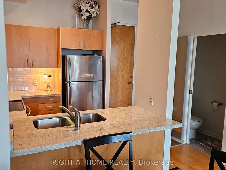 388 Richmond St W #910 — Photo 8