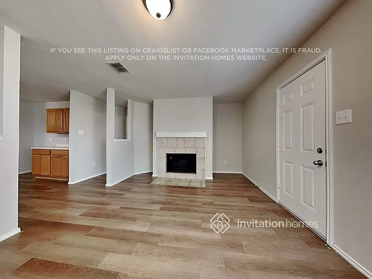 1313 Cyprus Dr — Photo 5