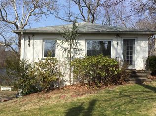 215 Plains Rd, Milford, CT 06461