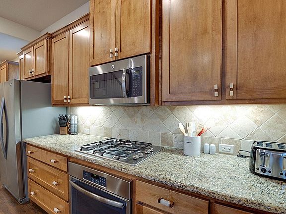 4th image of 713 Northwood Dr