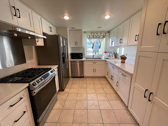 5th image of 19010 Montell Ct
