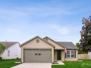 865 Streamside Dr, Greenfield, IN