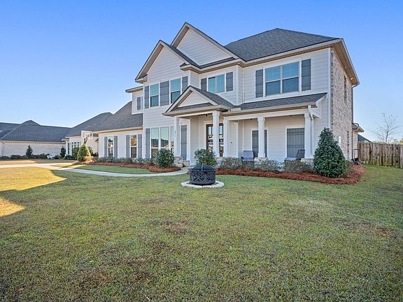 2nd image of 271 Hemlock Dr
