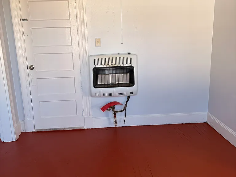 75 Pinehurst Ave #2W — Photo 5