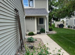 1909 Greenfield Ln SW, Rochester, MN 55902