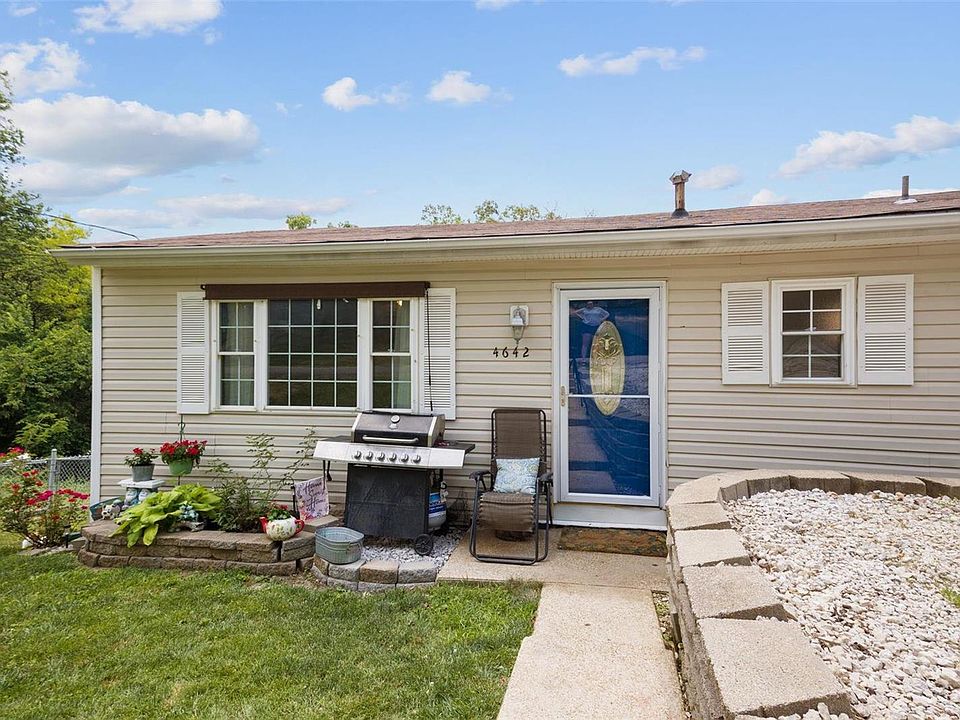 1st image of 4642 Oakwood Dr
