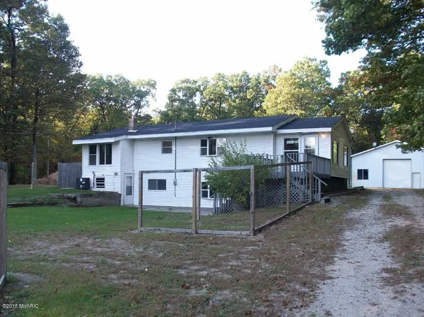 28378 64th Ave, Lawton, MI 49065