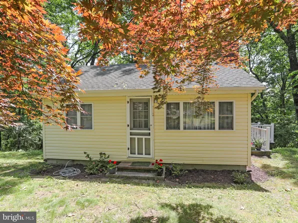 312 Dey Dr, Harpers Ferry, WV 25425