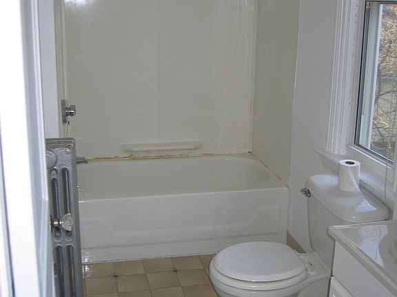 5th image of 30 Tucker Ave Floor 2