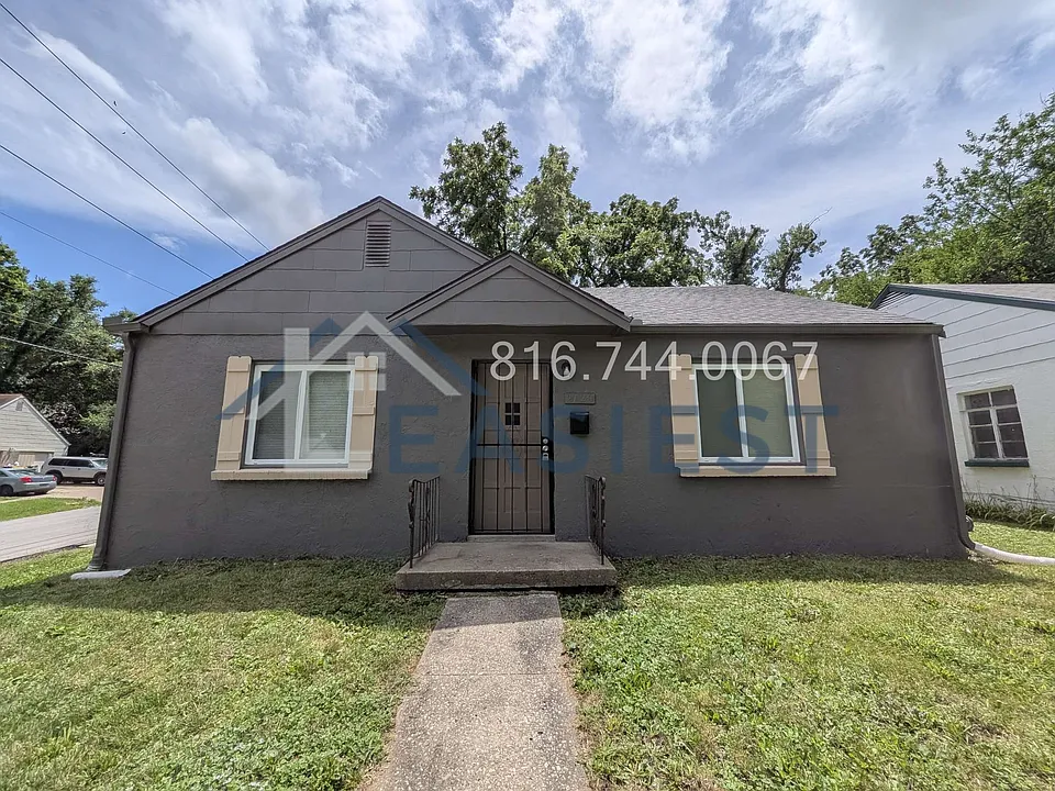 2129 E 77th Ter