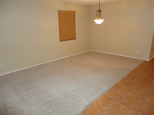 6511 S 72nd Ave — Photo 6