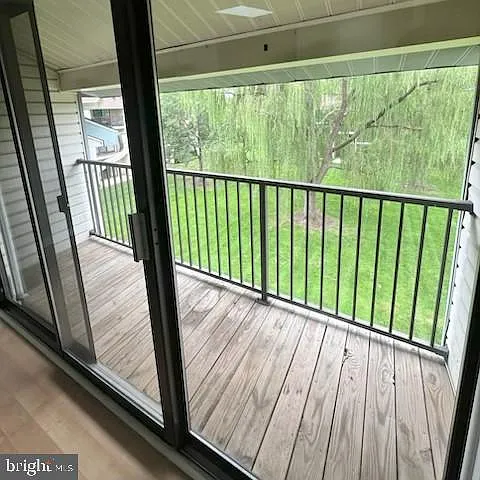 2 bed, 1181 sqft, $2,250 — Photo 3