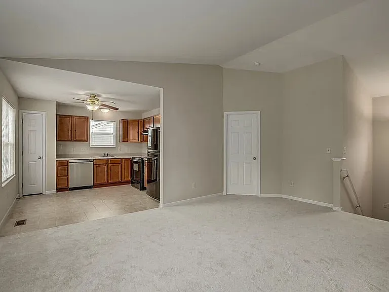 9124 Susie Dr — Photo 3