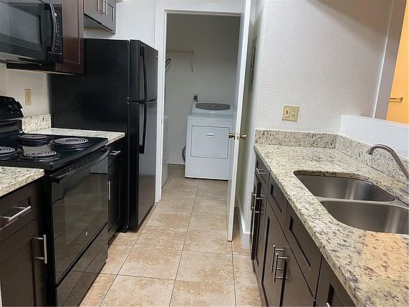 3rd image of 3032 Parkway Blvd APT 205