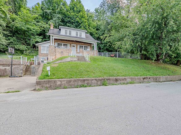 4th image of 3212 Bath Ave