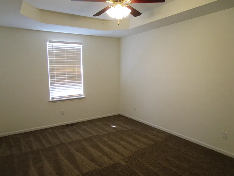 1725 Louise Cir — Photo 22