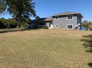 1374 N 1100th Rd, Lawrence, KS 66046