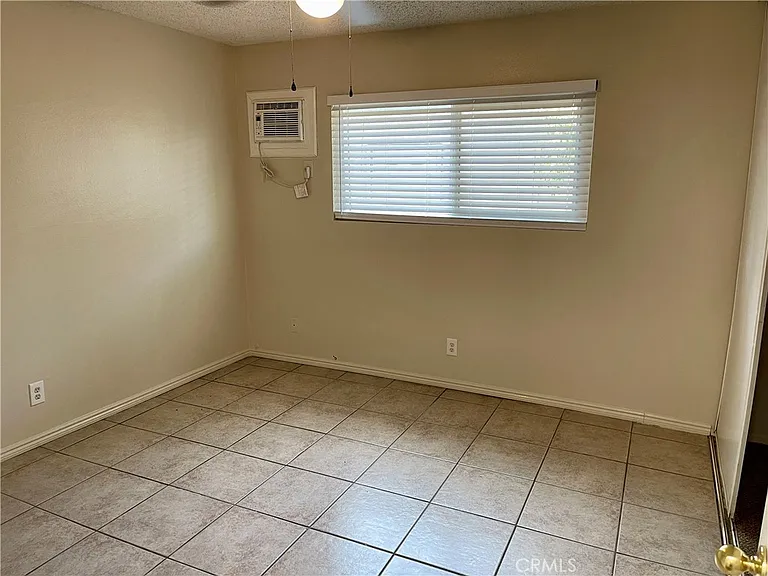 2064 E Evergreen St — Photo 10