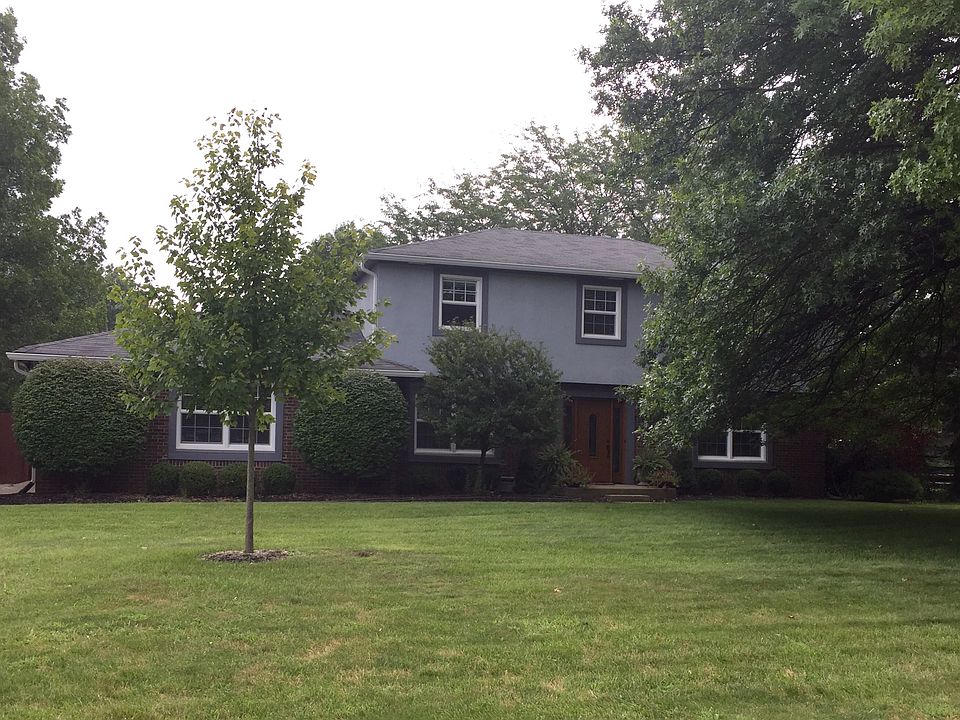 2nd image of 947 E Village Dr