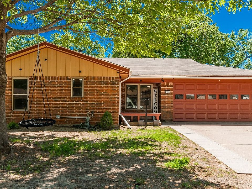 1st image of 2104 Vickie Dr