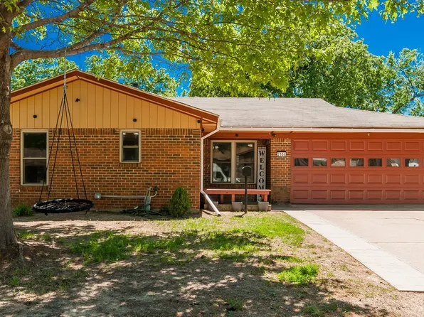 2104 Vickie Dr, Irving, TX 75060