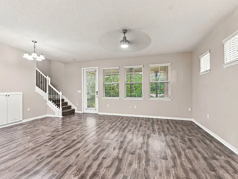 17013 Vilesta Dr — Photo 5