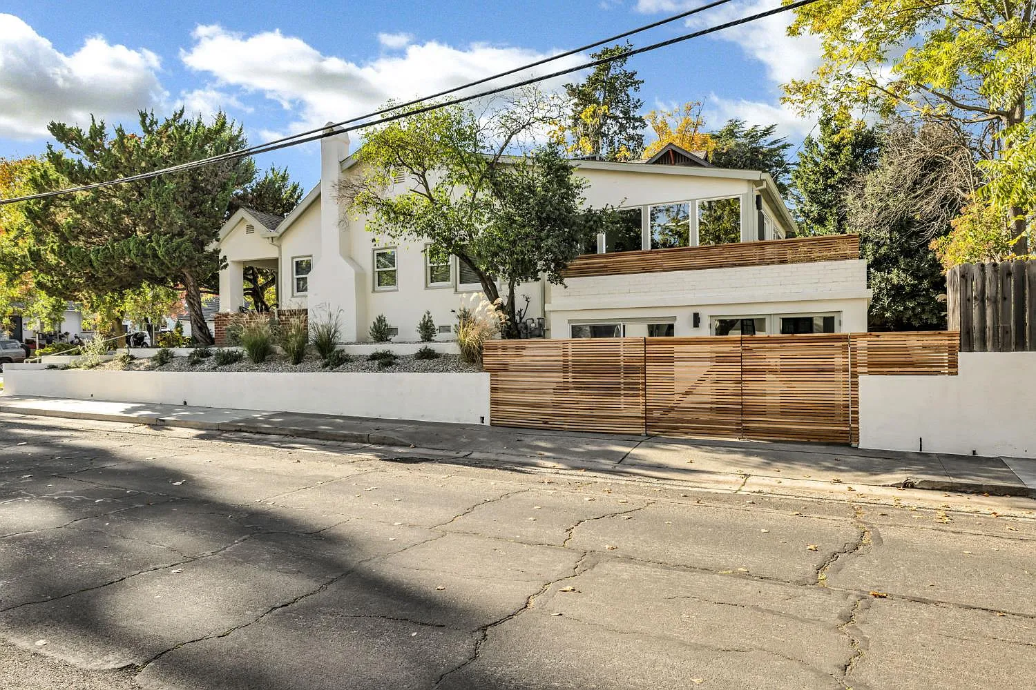 4733 T St photo 1