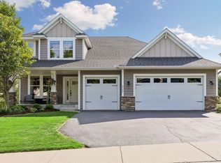 2735 Fieldstone Dr, Victoria, MN 55386