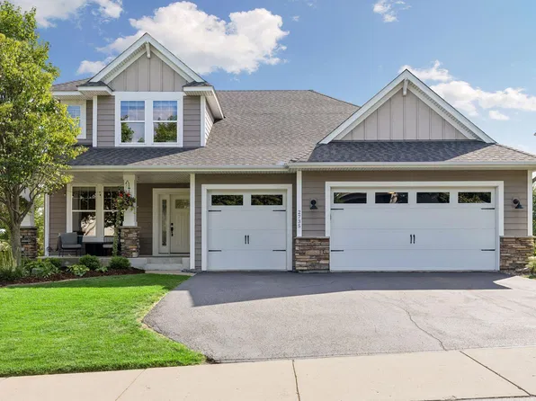 2735 Fieldstone Dr, Victoria, MN 55386