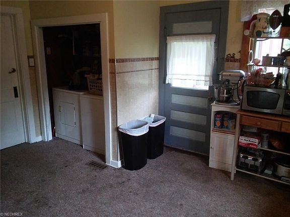 5th image of 326 Elyria St