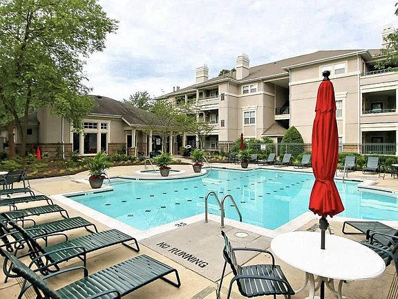 Oak Park Swimming Pool