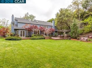14 Valley Ct, Orinda, CA