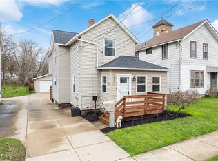 929 W Hopocan Ave, Barberton, OH 44203