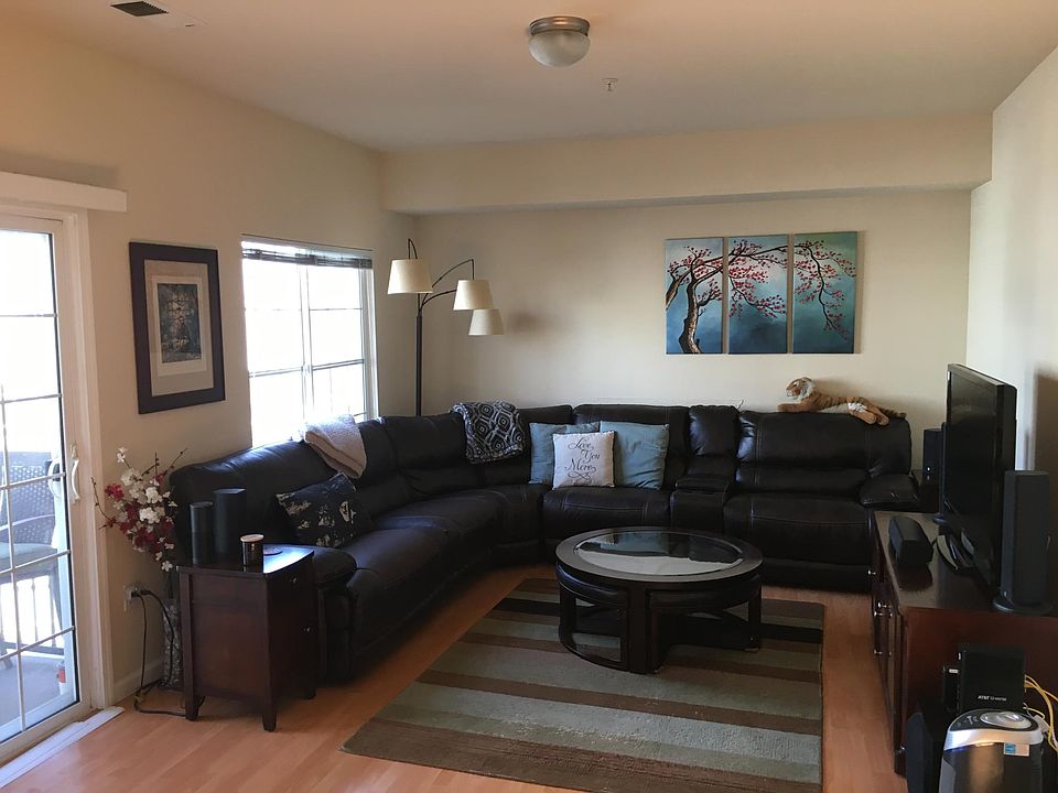 1st image of 422 E Evelyn Ave #203