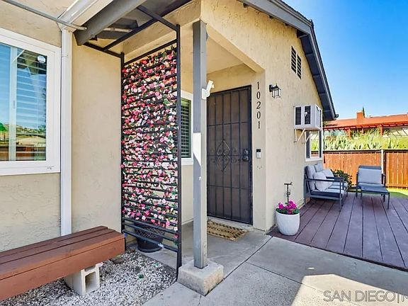 3rd image of 10201 Princess Sarit Way