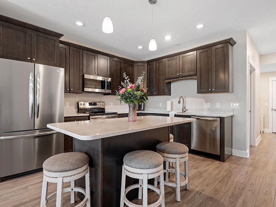 1st image of 539 Bay St #103E