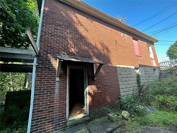 3rd image of 425 Wampum Ave