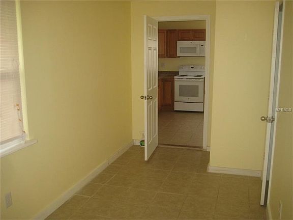 5th image of 144 1/2 E Johnson Ave