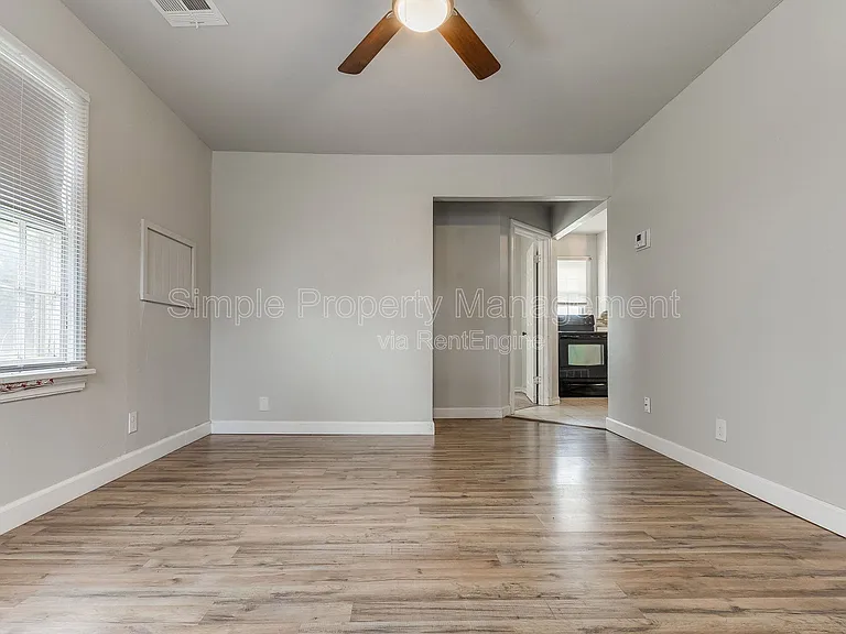 7105 NW 39th St — Photo 4
