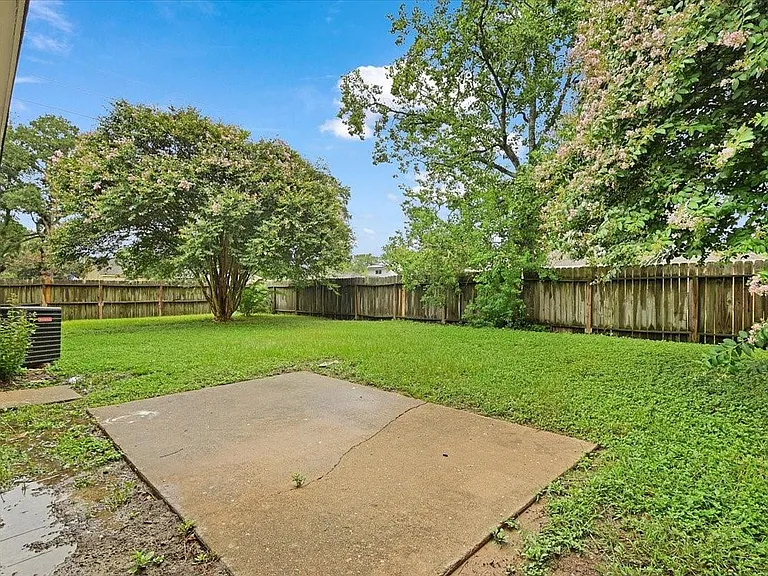 2601 Village Circle Dr — Photo 12