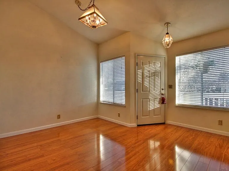 56 Cherry Crest Ln — Photo 2